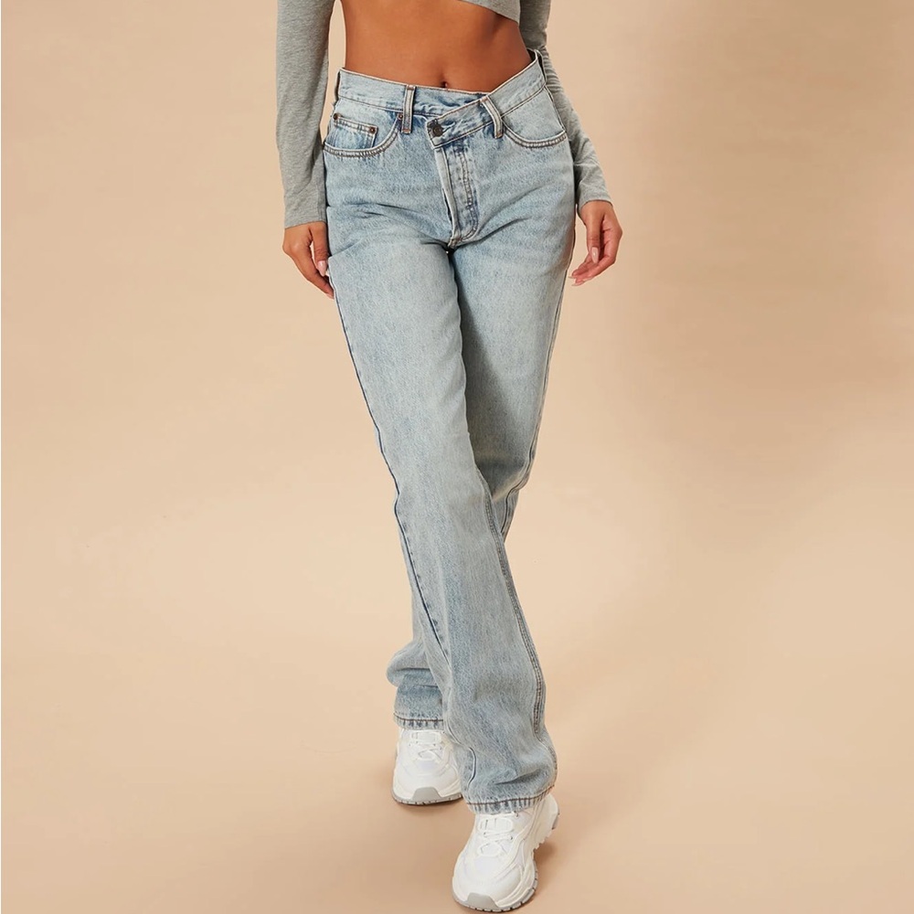 Fashion Nova Crossover Straight Leg Jeans - Light Blue Wash Size 1